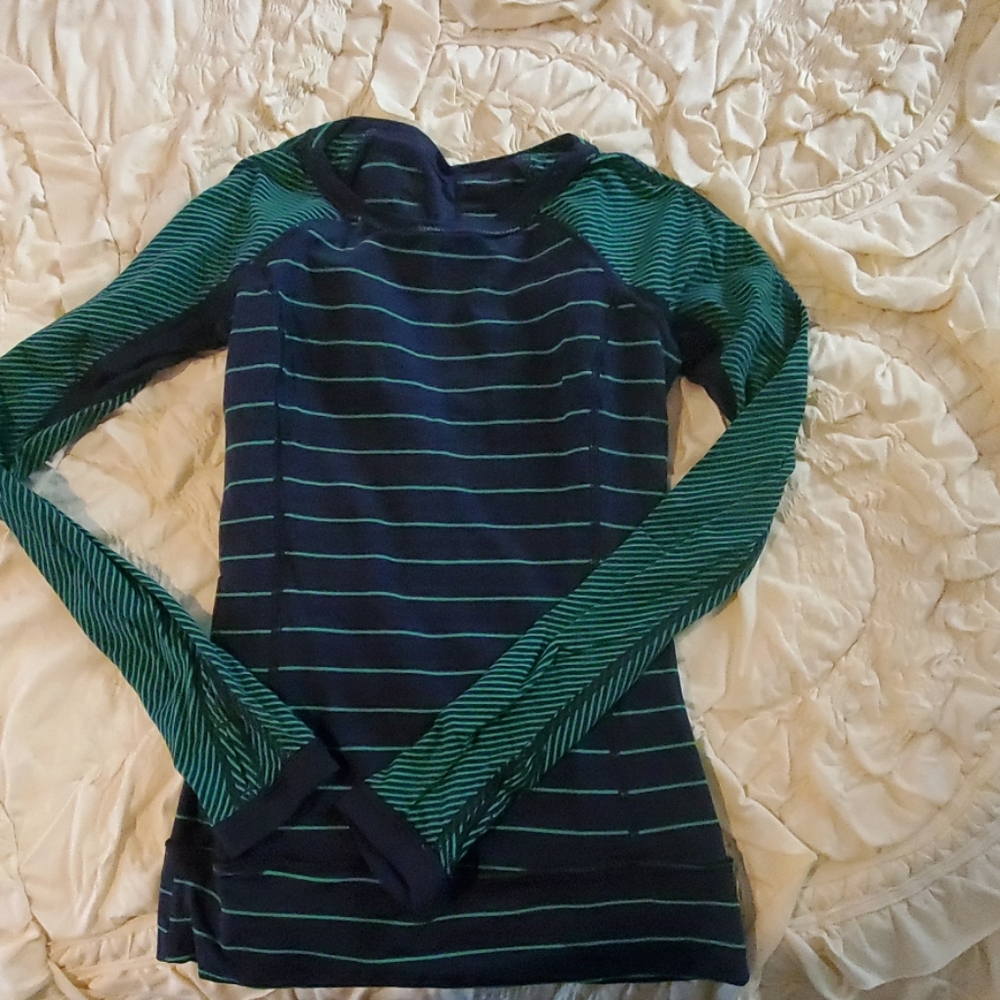 Lululemon rulu long sleeve shirt, EUC